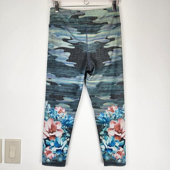 Evolution And Creation EVCR Floral Capri Legging Womens M Lilypond Yoga Athletic - Picture 2 of 7